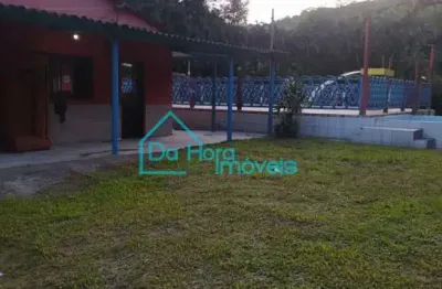 Chácara / sítio com 3 quartos para alugar no agenor de campos, mongaguá , 1820 m2 por r$ 2.300