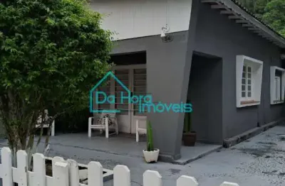 Casa com 3 quartos para alugar no Centro, Mongaguá  por R$ 2.200