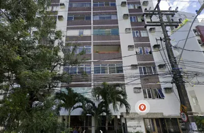 Vendo apartamento em boa viagem, na rua ernesto de paula santos  3 quartos 1 suite sala para dois ambientes cozinha, e area de serviço e varanda. com 130m² 1 vaga de estacionamento predio pilotiz