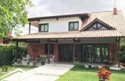 Excelente casa no condomínio privê monte serrat para lazer e moradia em gravatá.