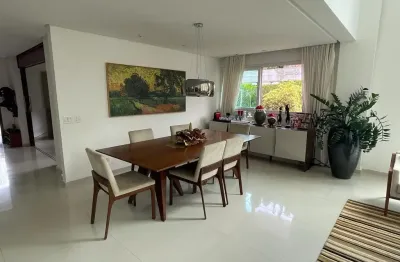 Casa em condomínio fechado com toda a infraestrutura para você e sua família desfrutarem e com a qualidade de vida que somente aldeia oferece.