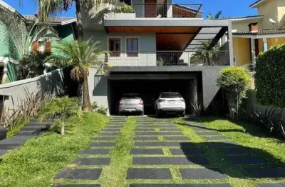 Arujá 5 - sobrado alto padrão com 3 suítes e piscina para venda  no condomínio arujá 5