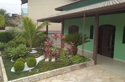 Morada da praia - casa de praia à venda com todos os utensílios e móveis inclusos, no condomínio morada da praia, em boracéia, bertioga com acomodação para 15 pessoas e 3 quartos com ar condicionado