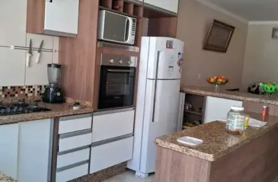 Casa com 3 dormitórios churrasqueira e vaga para 4 carros à venda excelente localização