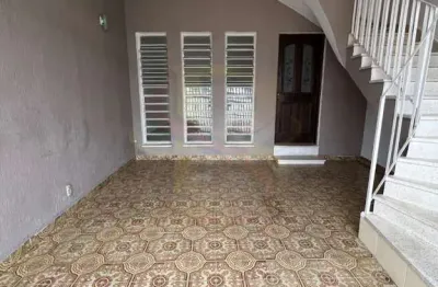 Sobrado à venda no centro de mogi das cruzes, sp, com 2 casas independentes e garagem