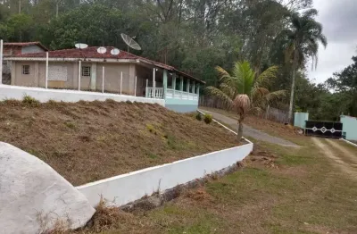 Sítio à venda com 24.000 mt2 de área total em mogi das cruzes, sp, com casa principal, casa auxiliar,salão de festas e estábulo