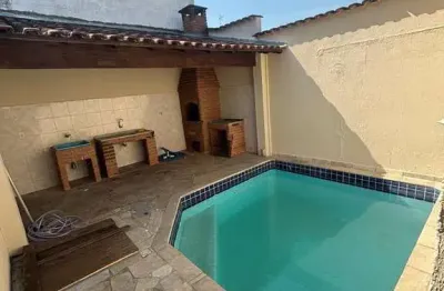 Casa com 2 quartos para alugar na Rua Paolo Petraccone, 01, Jardim São Pedro, Mogi das Cruzes