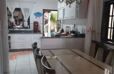 Sobrado com 3 dormitórios e área gourmet – mogi das cruzes/sp