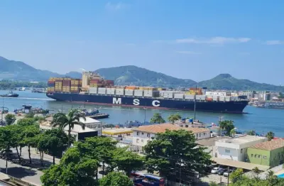 Apartamento 2 dormitórios sendo 1 suíte , na ponta da praia