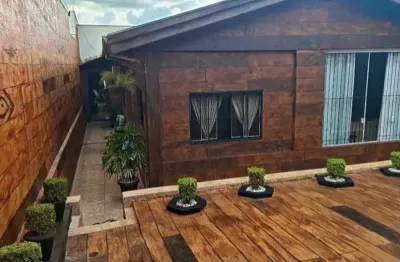 Casa à Venda com 5 Dormitórios e Área Gourmet no Bairro Jardim Vania Maria / Bauru - SP