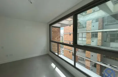 Apartamento com um dormitório, 42m² e uma vaga em Florianópolis. D/NEX SMART LIV