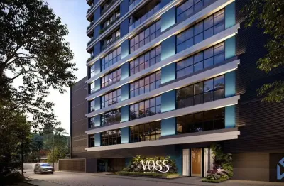 Apartamento com 3 suítes e 2 vagas no Estreito. Lazer completo e 250m da praia.