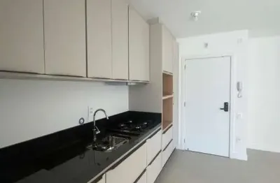 Apartamento com 2 dormitórios sendo 2 suítes, 75m² e 2 vagas em Florianópolis.