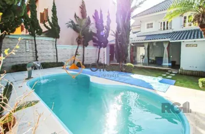 Imobiliária orientta aluga casa mobiliada com dois pavimentos.