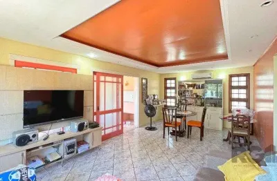 Casa com 3 quartos à venda na Rua Fernando Osório, 135, Teresópolis, Porto Alegre