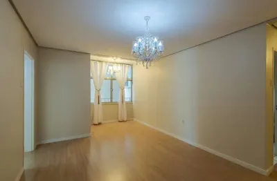 Apartamento de 80 m²semi mobiliado, 3 dormitórios e 1 suíte no centro histórico