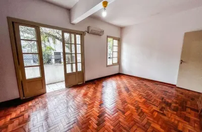 Apartamento com 3 quartos, 1 suíte, no bairro rio branco, porto alegre/rs