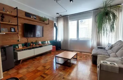 Apartamento reformado, 3 dorm. + vaga, próximo a redenção