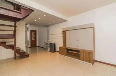 Casa em condomínio de 3 dormitórios, no bairro ipanema