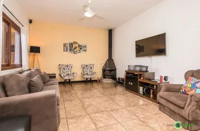 Casa para venda - 168m², 3 dormitórios, sendo 1 suites, 3 vagas - medianeira