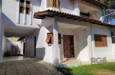 Casa 234m² - 3 dormitórios, 1 suíte e vaga para 6 carros no jardim são pedro