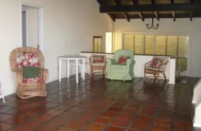 Casa para venda - 216m², 3 dormitórios, sendo 1 suites, 2 vagas - centro