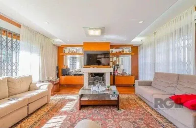 Casa 221m² - 3 dormitórios, 1 suíte, 4 vagas de garagem no bairro vila assunção