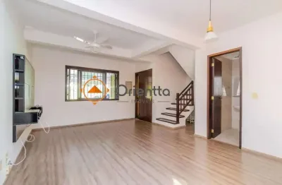 Casa de condomínio para alugar com 230m², 3 quartos e 2 vagas.