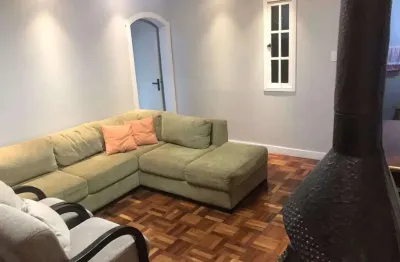 Vende e aluga apartamento com 100m² e uma vaga de garagem.