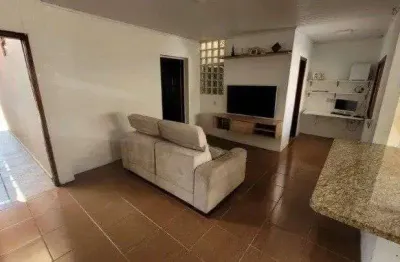 Casa / 3 quartos / 1 suíte / 2 vagas / jardim algarve / alvorada / rs