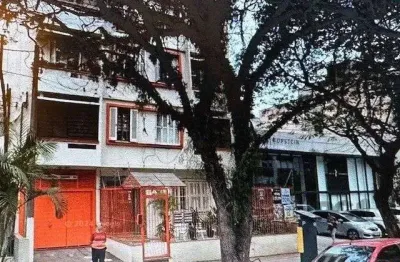 Box de garagem para comprar , prédio com portão automatizado e elevador.