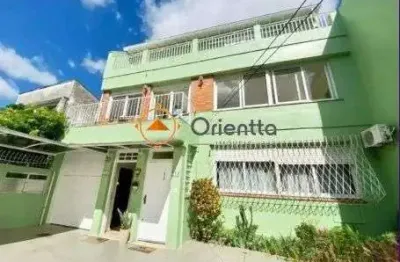 Imobiliária orientta aluga casa com 4 quartos sendo 1 suíte com hidromassagem