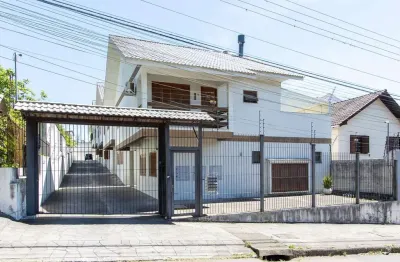 Casa condominio  - 197m² de aréa nprivativa, 03 dormitórios 01 suites, 02 vagas