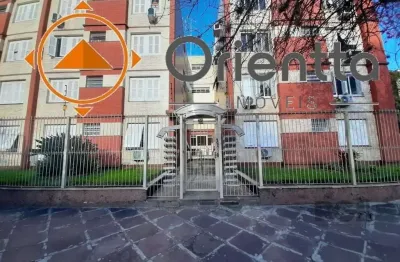 Orientta aluga apartamento no 1º pavimento, 2º andar, dois lances de escadas,  d