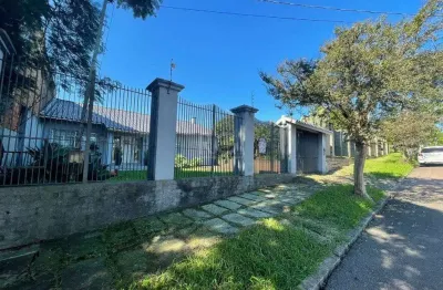Casa com 3 quartos à venda na Rua Professor Clemente Pinto, 476, Medianeira, Porto Alegre