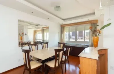 Apartamento semimobiliado com 2 quartos e 110m² para alugar em petrópolis, porto