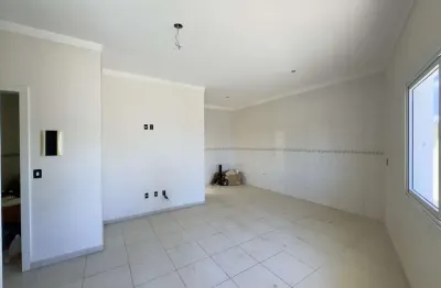 Casa em condomínio com 2 dormitórios, vaga de garagem e churrasqueira na olaria