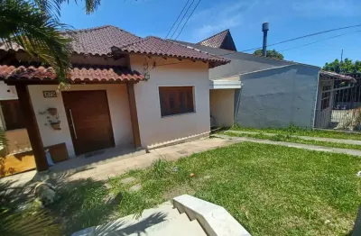 Casa com 3 quartos à venda na Rua Coronel Neves, 375, Medianeira, Porto Alegre