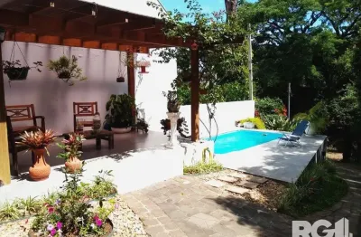 Casa com 3 quartos à venda na Praça Soluma, 27, Vila Assunção, Porto Alegre