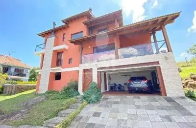 Casa Condominio em Porto Alegre, no bairro Glória, com 3 dormitório(s), e 3 banh