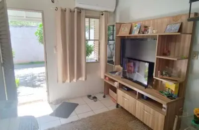 Casa em Condomínio 2 dormitórios à venda Guarujá Porto Alegre/RS