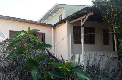 Casa para Venda - 230m², 2 dormitórios, 3 vagas - Santa Tereza