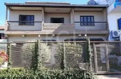 Sobrado para Venda - 246.69m², 3 dormitórios, sendo 1 suites, 2 vagas - Vila Nov