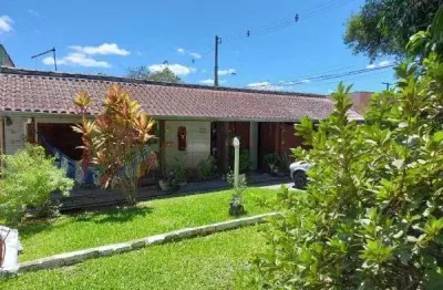 Casa em Porto Alegre, no bairro Belém Novo, com 4 dormitório(s), e 4 banheiros,