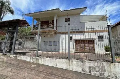 Casa Condominio para Venda - 197m², 3 dormitórios, sendo 1 suites, 2 vagas - Tri
