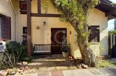Casa para Venda - 683.64m², 4 dormitórios, sendo 3 suites, 6 vagas - Tristeza
