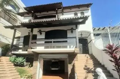 Casa Comercial em Porto Alegre, no bairro Tristeza, à venda.