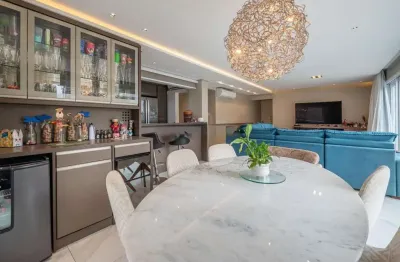 Apartamento Garden com 3 dormitórios, 1 suíte e 3 vagas, no coração do bairro Me