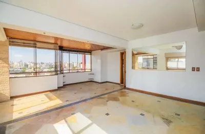 Belíssima cobertura duplex, com 262m2, com 3 dormitórios no coração do bairro Me