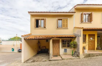 Casa com 3 quartos semi mobiliado com vaga no bairro Partenon